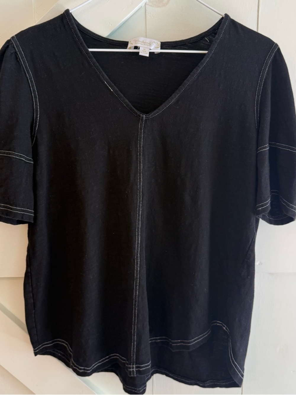Weekend Suzanne Betro Black Contrast Stitch V-Neck Tee Top Medium M‎